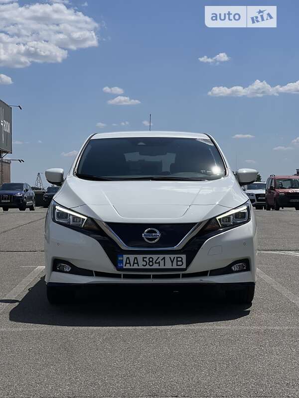 2020 nissan leaf