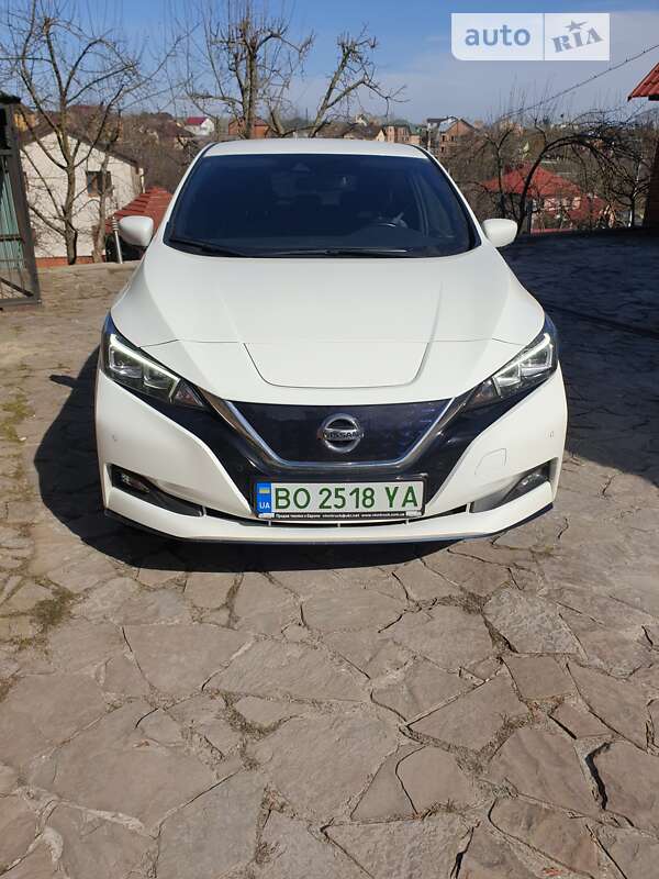 2021 nissan leaf