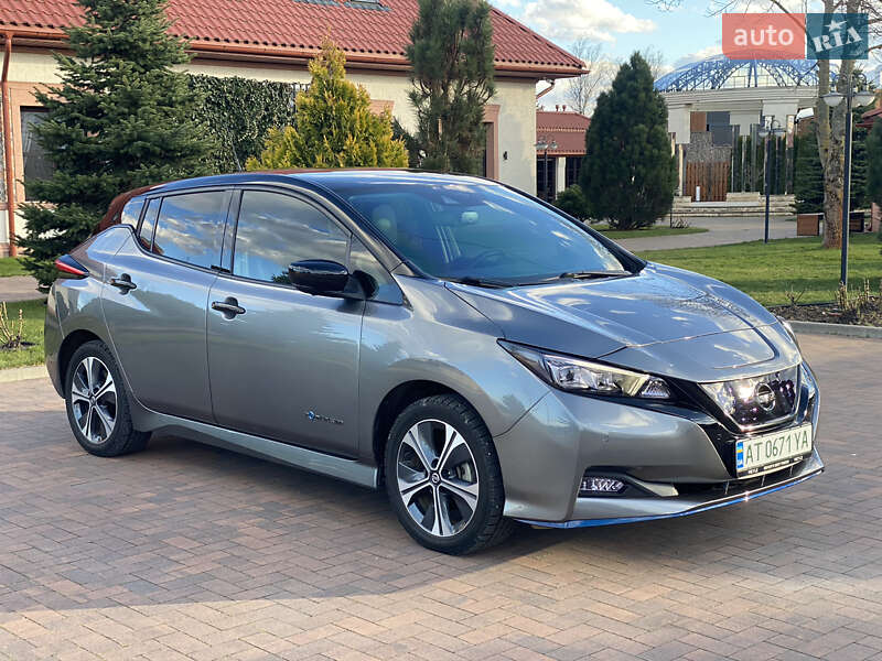 2020 nissan leaf
