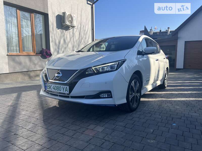 2020 nissan leaf