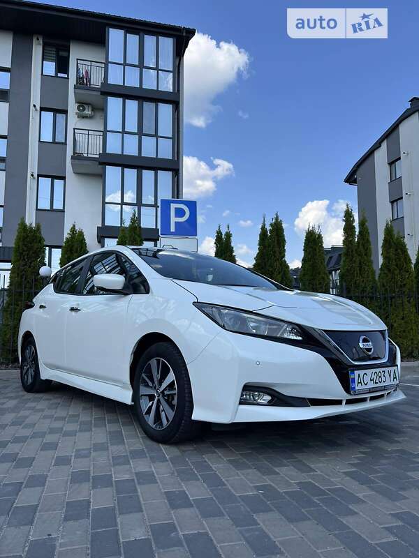 2020 nissan leaf