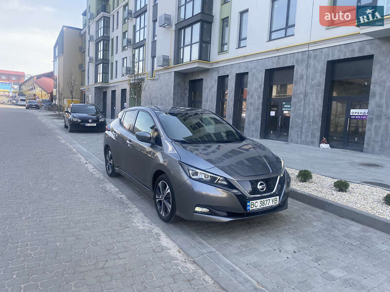 2021 nissan leaf