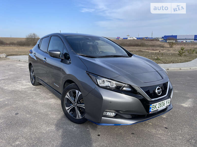 2020 nissan leaf