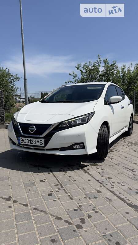 2020 nissan leaf