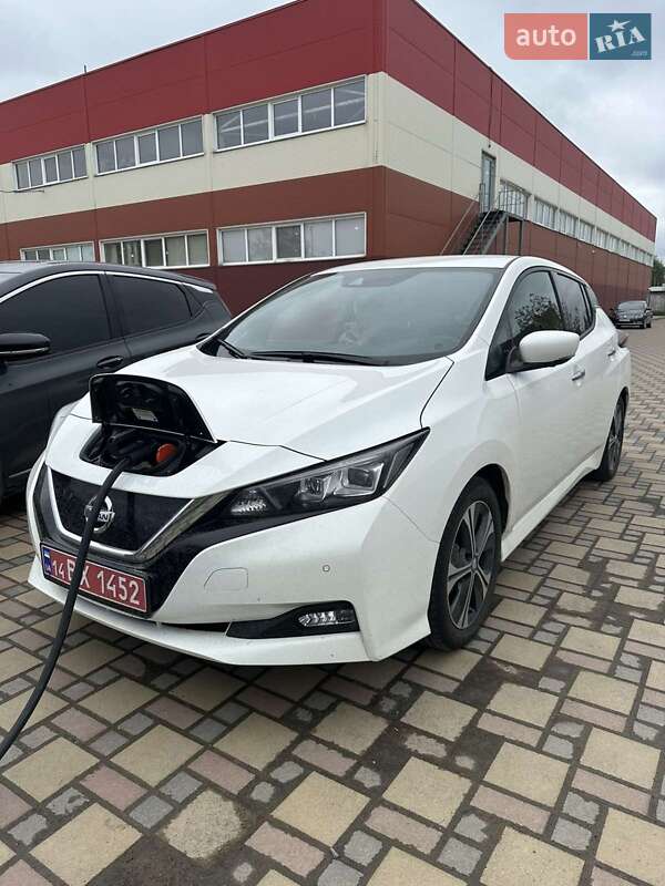 2021 nissan leaf