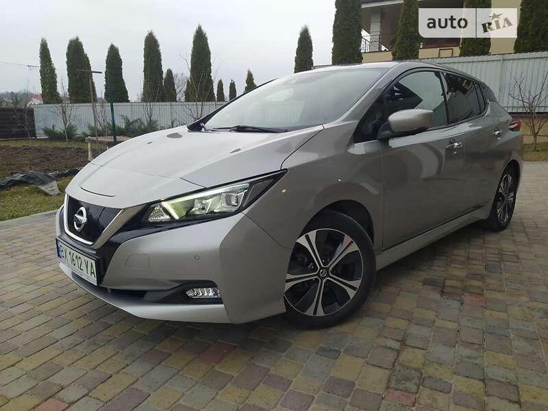 2021 nissan leaf