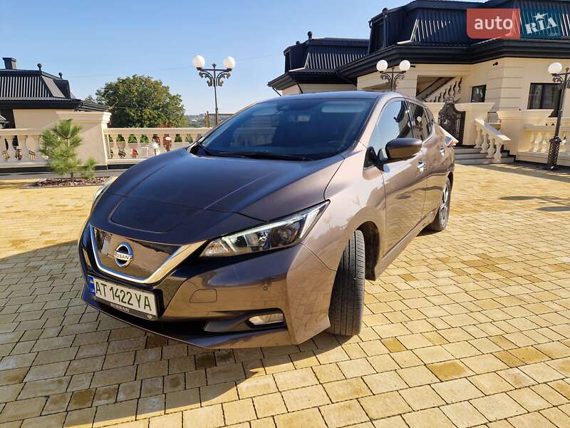 2021 nissan leaf