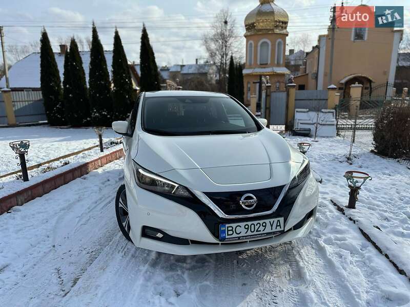 2021 nissan leaf