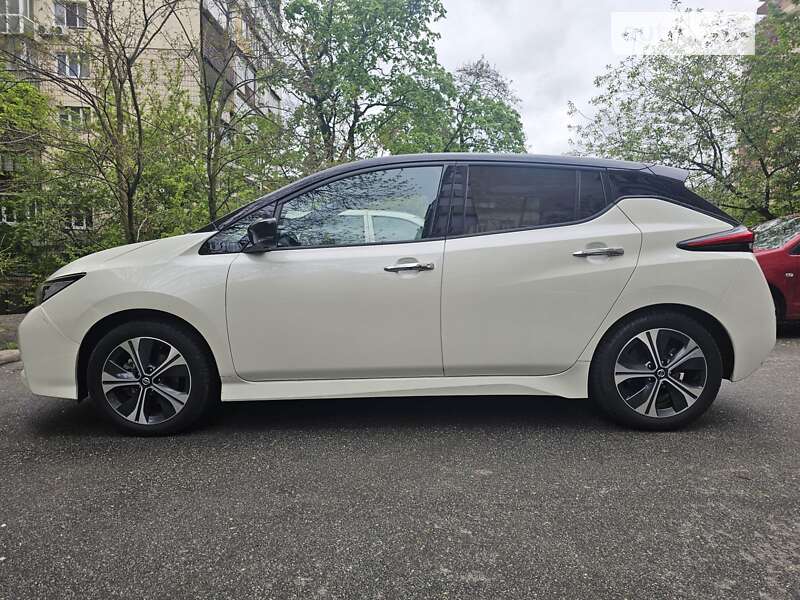 2021 nissan leaf