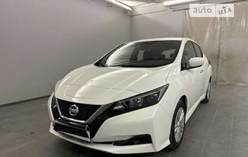 2021 nissan leaf