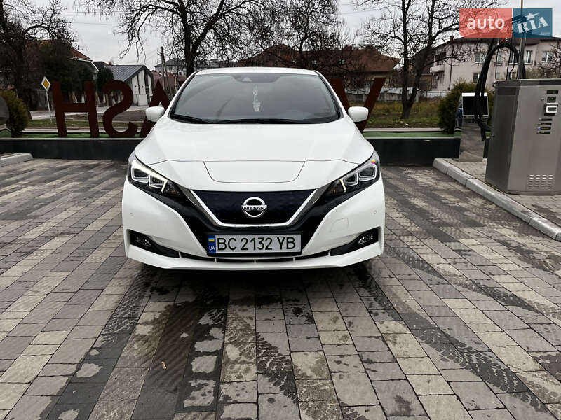 2021 nissan leaf
