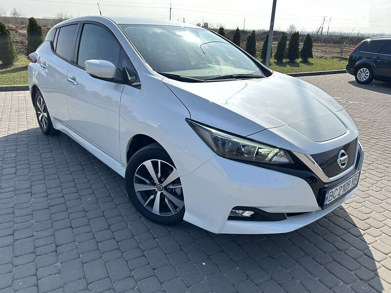 2021 nissan leaf