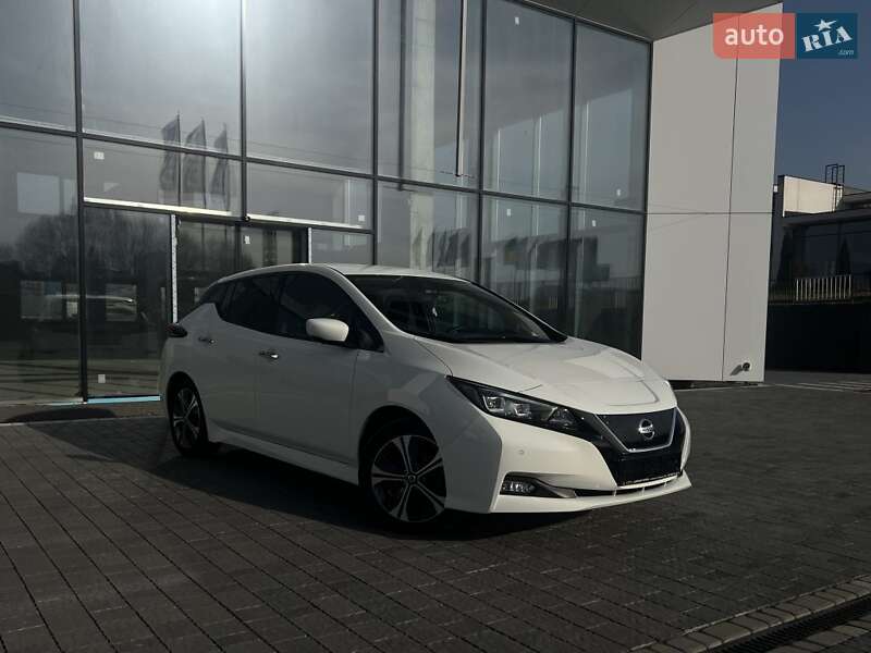 2021 nissan leaf