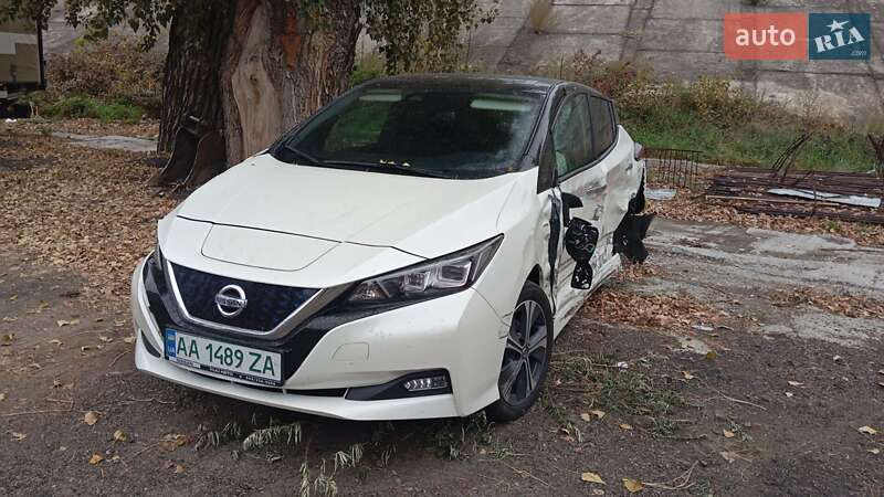 2021 nissan leaf