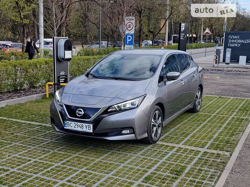 2021 nissan leaf