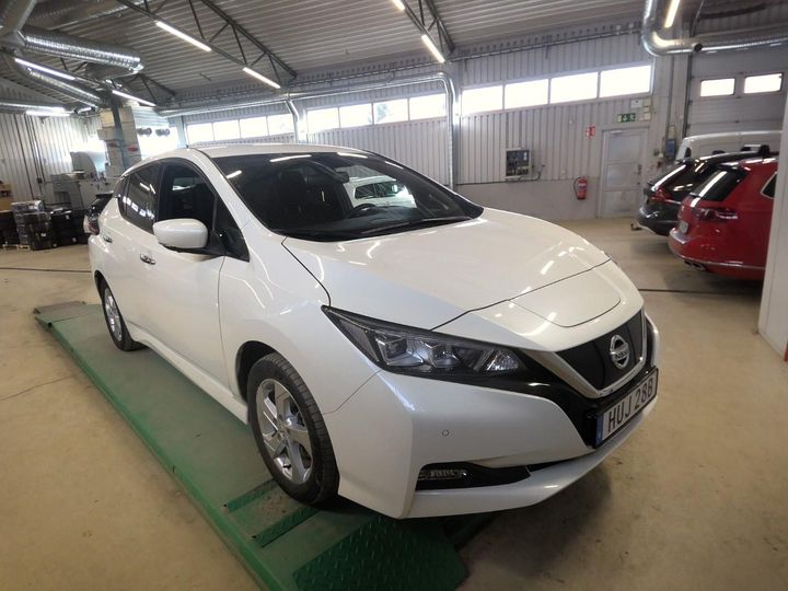 2022 nissan leaf