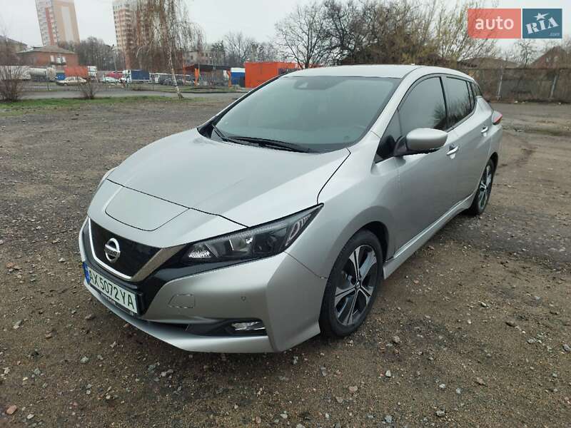 2021 nissan leaf