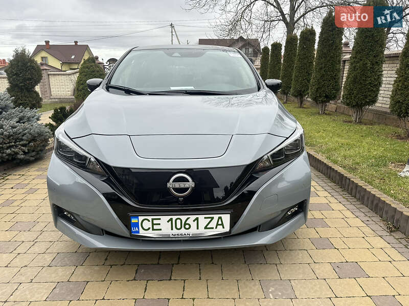 2022 nissan leaf