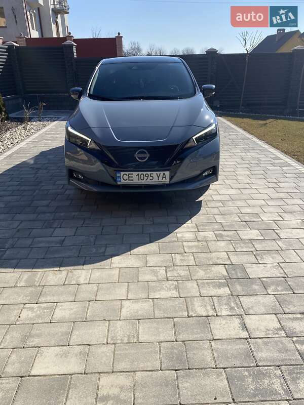 2022 nissan leaf