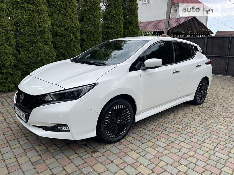 2022 nissan leaf