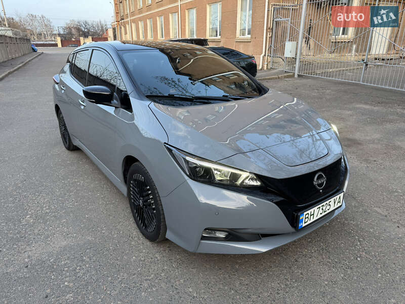 2022 nissan leaf