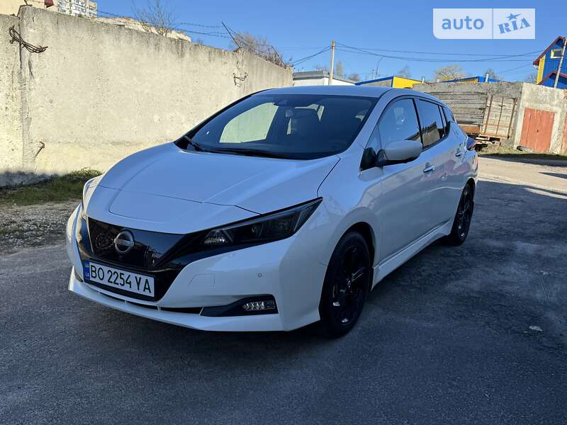 2023 nissan leaf