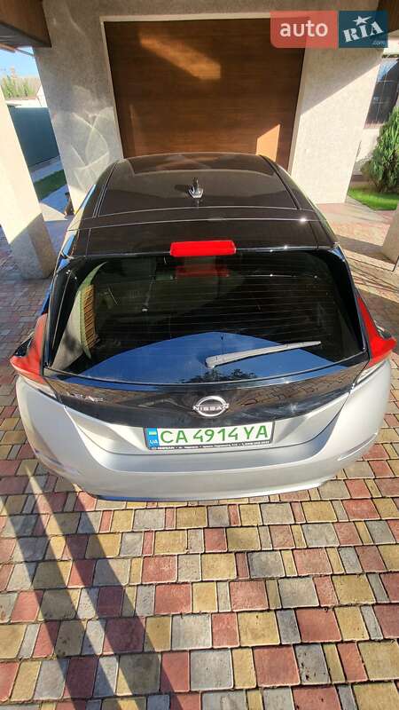 2022 nissan leaf