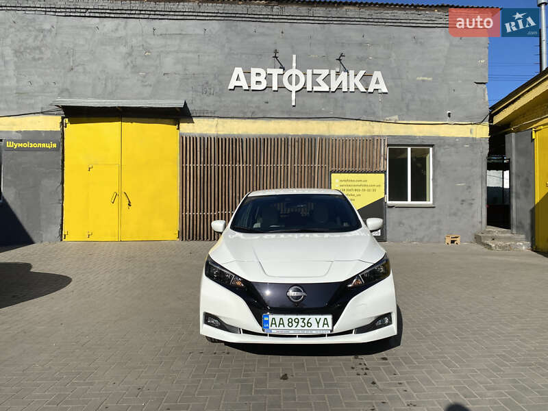 2022 nissan leaf