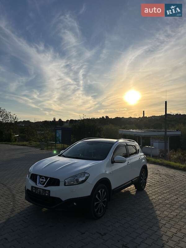2012 nissan qashqai