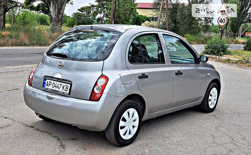 2004 nissan micra