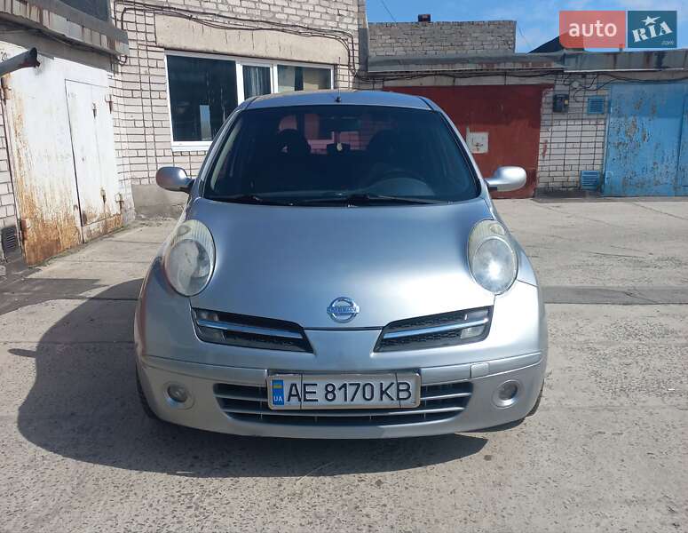 2004 nissan micra
