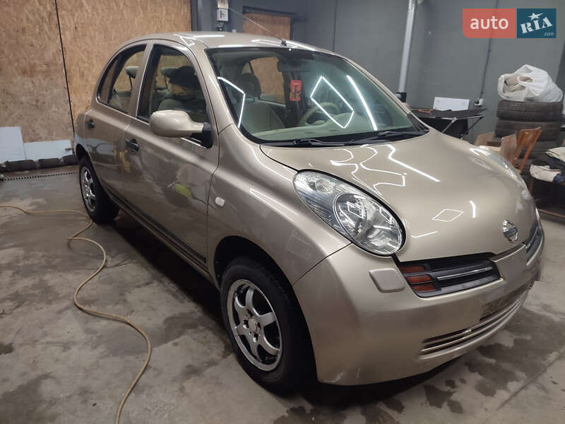 2005 nissan micra