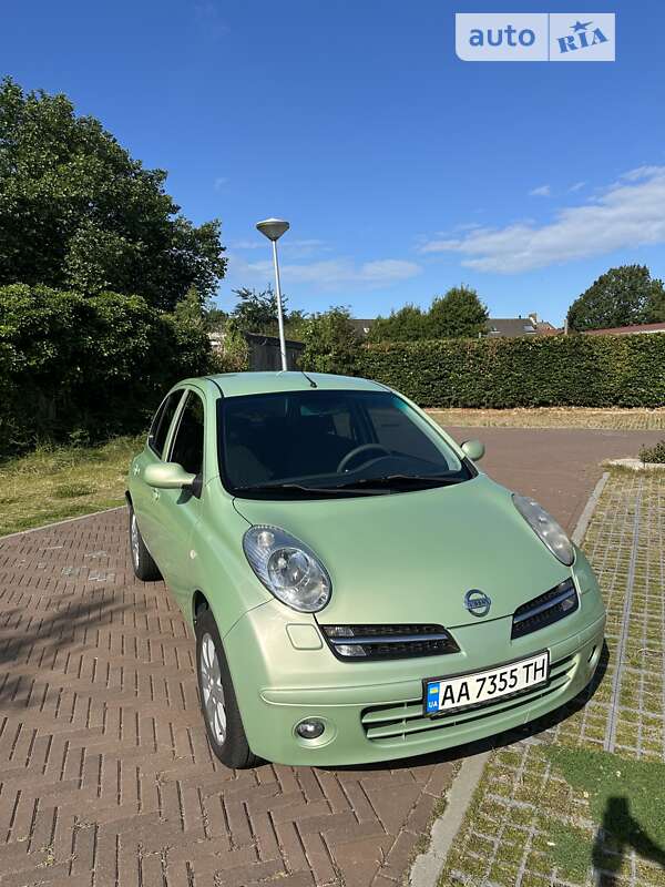 2005 nissan micra