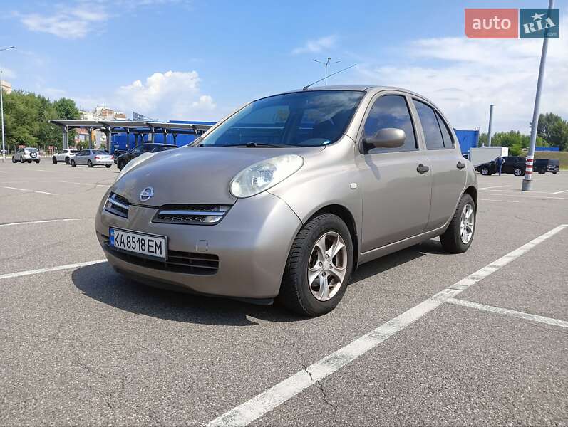 2005 nissan micra