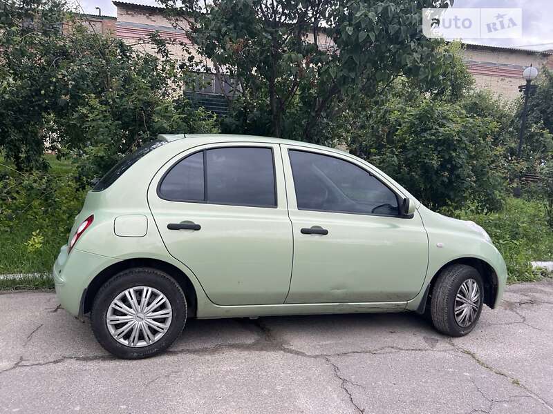 2005 nissan micra