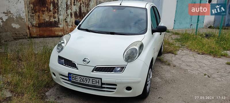 2009 nissan micra