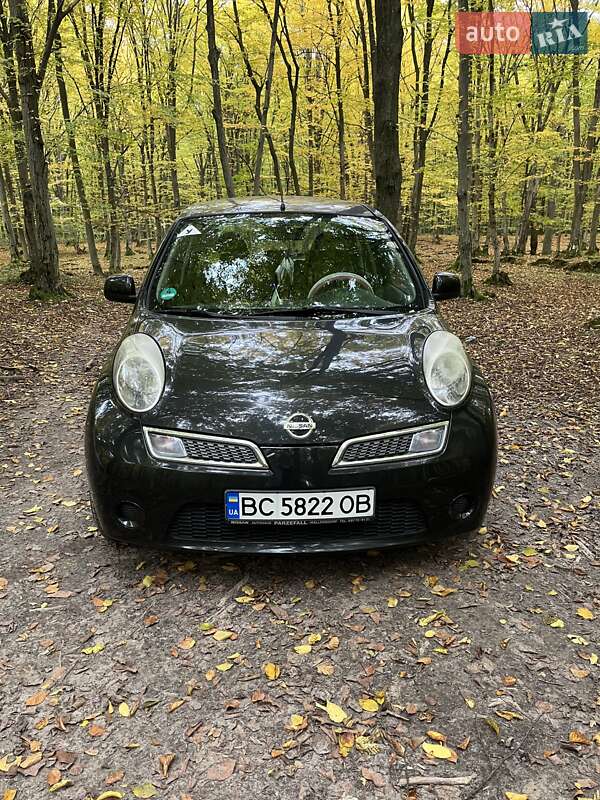 2010 nissan micra