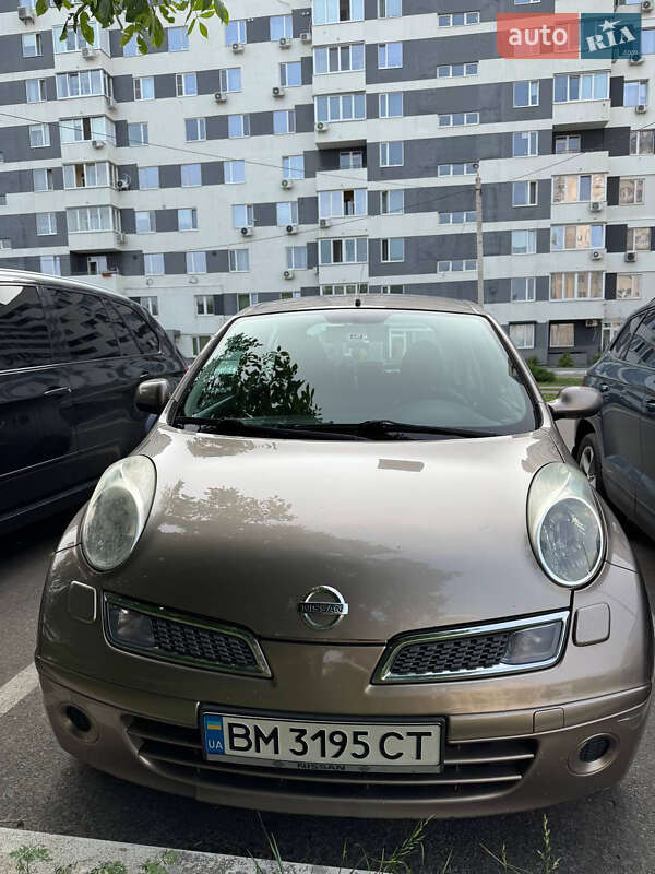 2010 nissan micra