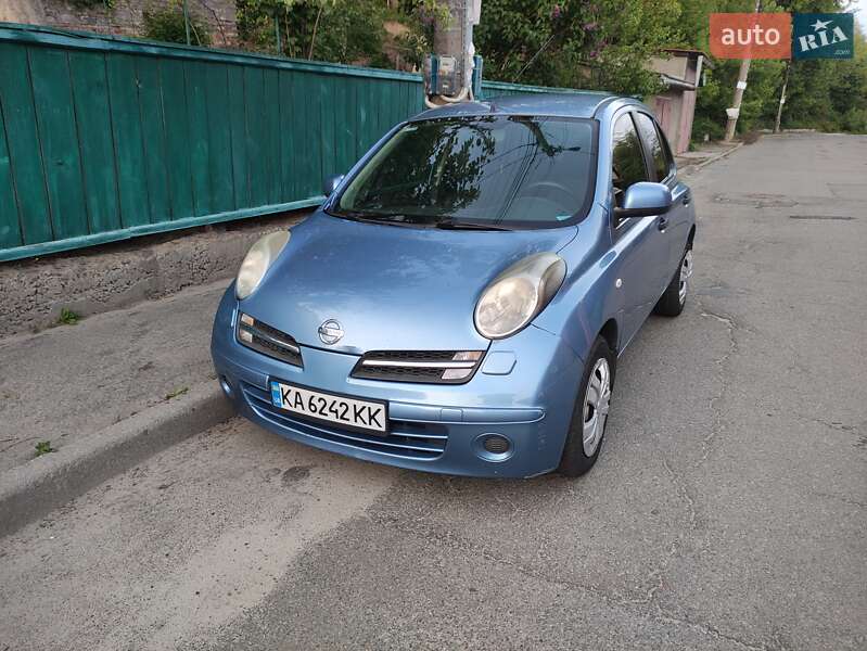 2010 nissan micra