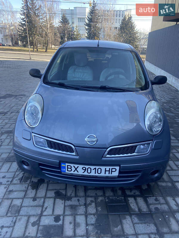 2010 nissan micra