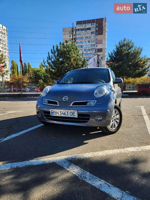2010 nissan micra
