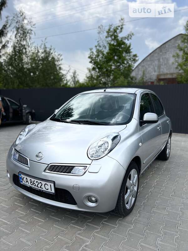 2010 nissan micra
