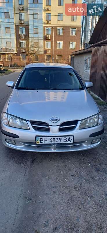 2000 nissan almera
