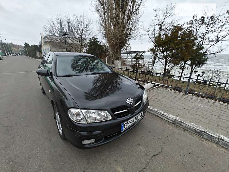 2000 nissan almera