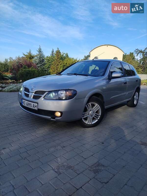 2005 nissan almera