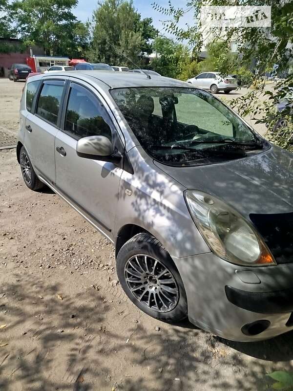 2006 nissan note