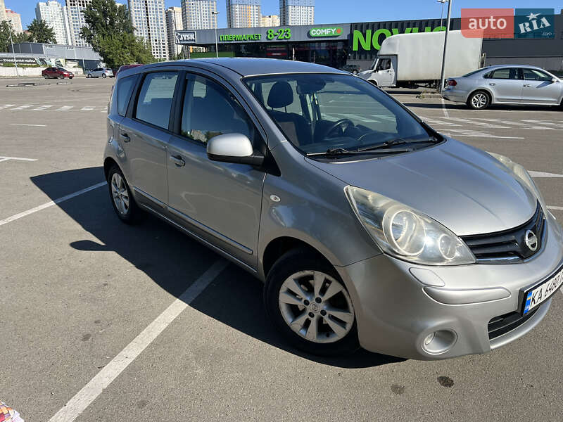 2010 nissan note