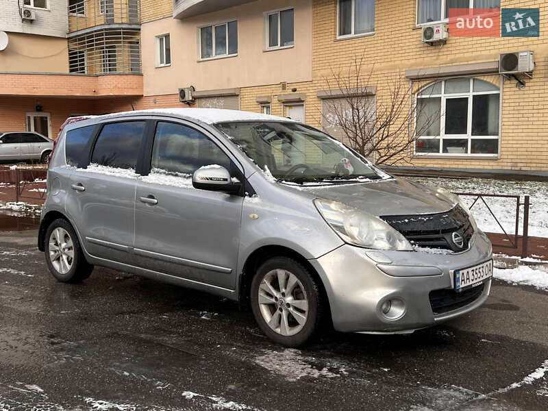 2010 nissan note