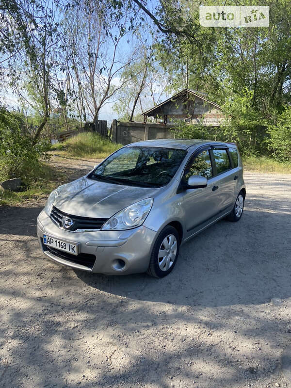 2010 nissan note