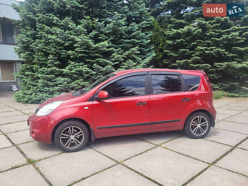 2010 nissan note